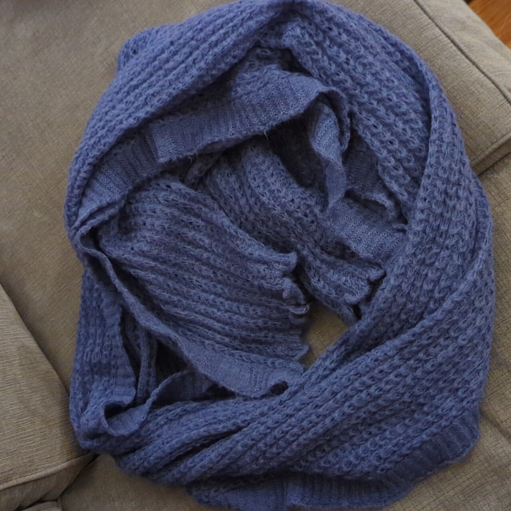 Alessandra Bacci Firenze purple periwinkle color scarf